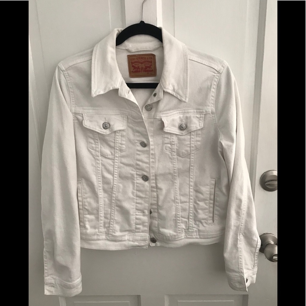 Levi white denim trucker jean jacket EUC
